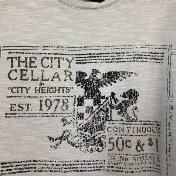 BANANA REPUBLIC Graphic Tee - Picture 7 of 7